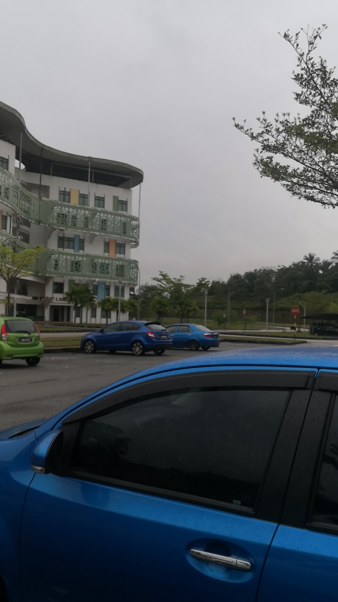 Campus thumbnail 1